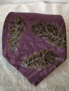 Roffe New York Purple Plum Feather Print Silk Tie 56x4 Made in USA
